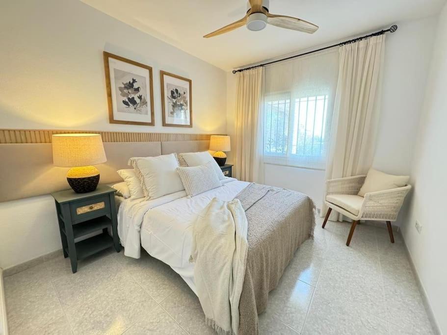 Nuevo Torrox Deluxe Beach & Piscina Екстериор снимка