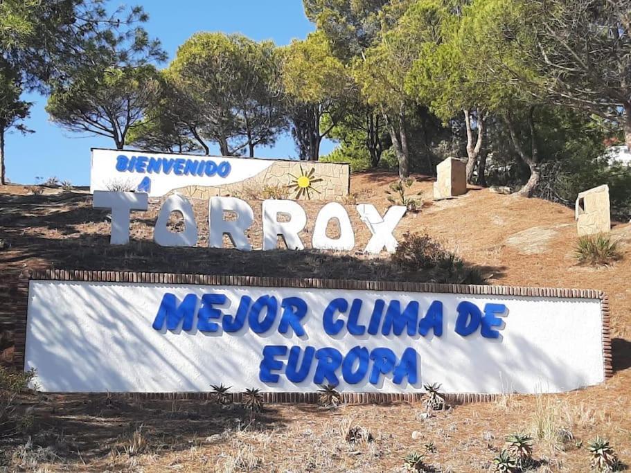 Nuevo Torrox Deluxe Beach & Piscina Екстериор снимка