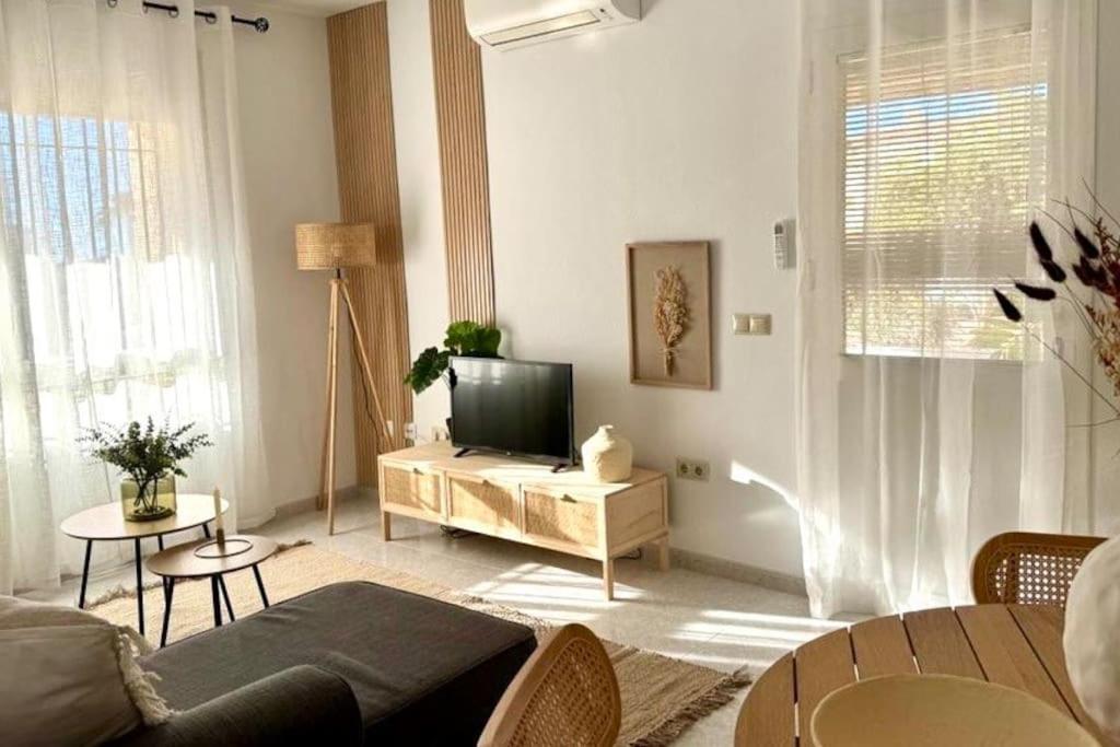 Nuevo Torrox Deluxe Beach & Piscina Екстериор снимка