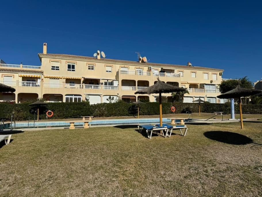 Nuevo Torrox Deluxe Beach & Piscina Екстериор снимка