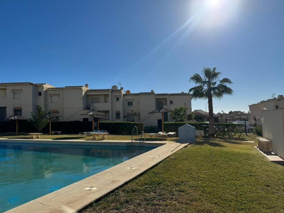 Nuevo Torrox Deluxe Beach & Piscina Екстериор снимка