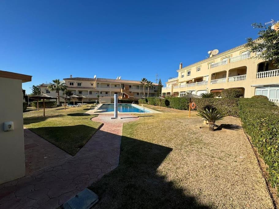 Nuevo Torrox Deluxe Beach & Piscina Екстериор снимка